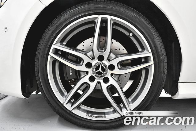 Mercedes-Benz CLA-Class C117 CLA220 AMG Line - фото 4
