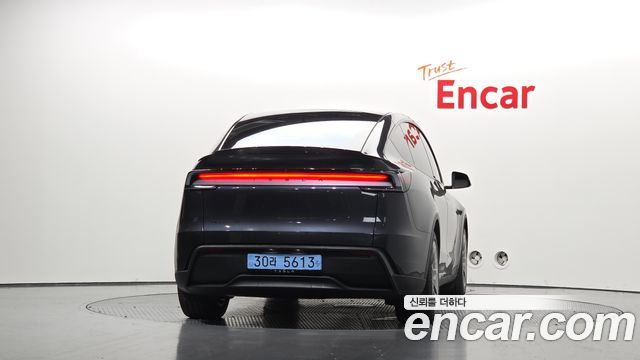 Tesla Model Y L Long Range AWD - фото 3