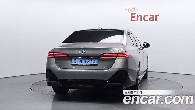 BMW i5 G60 eDrive 40 M Sport - фото 3