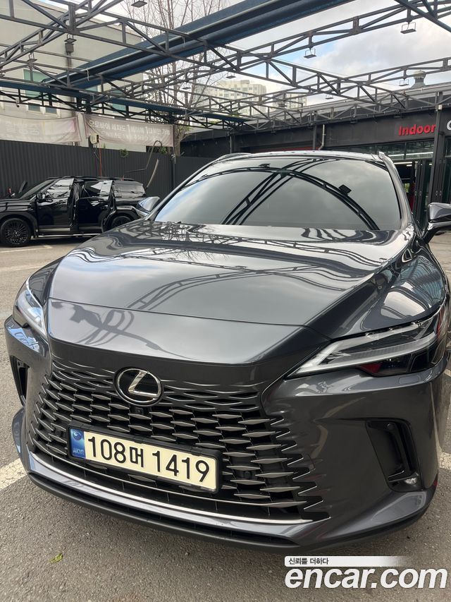 Lexus RX 5-го поколения Luxury - фото 0