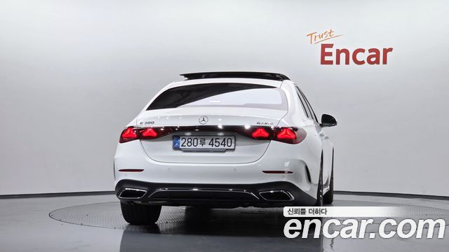 Mercedes-Benz E-Class W214 E300 4MATIC AMG Line - фото 3