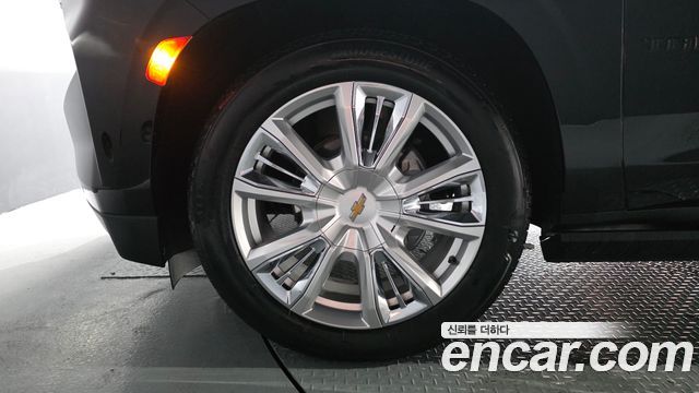 Chevrolet (GM Daewoo) Tahoe 6.2 Dark Knight 4WD - фото 4