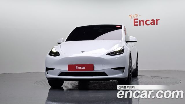 Tesla Model Y RWD - фото 2