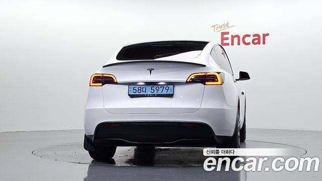 Tesla Model Y RWD - фото 3