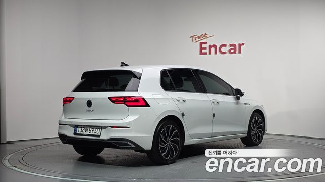 Volkswagen Golf 8-го поколения 2.0 TDI Prestige - фото 1