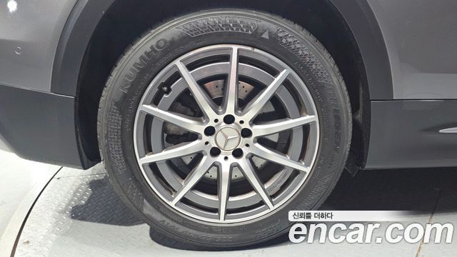 Mercedes-Benz GLB-Class X247 AMG GLB35 4MATIC - фото 4