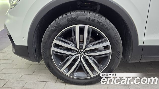 Volkswagen Tiguan 2-го поколения 2.0 TDI 4Motion Prestige - фото 4