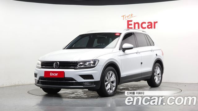 Volkswagen Tiguan 2-го поколения 2.0 TDI Premium - фото 0
