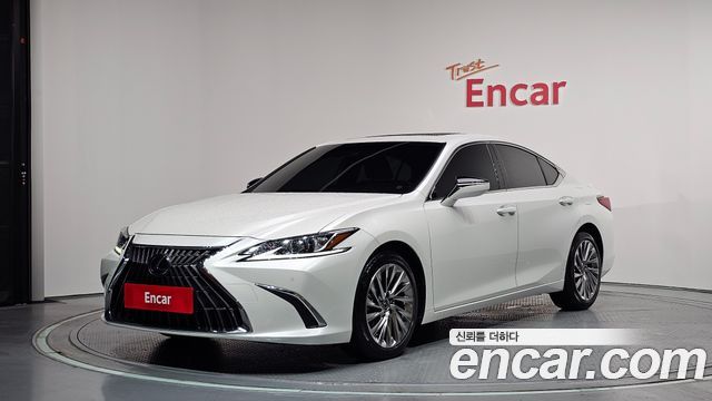 Lexus ES 300h 7-го поколения Luxury Plus - фото 0
