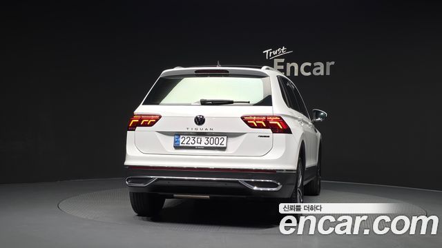 Volkswagen Tiguan 2-го поколения 2.0 TDI 4Motion Prestige - фото 3