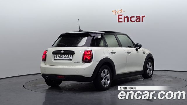 Mini Cooper 5Door Standard 3rd - фото 1