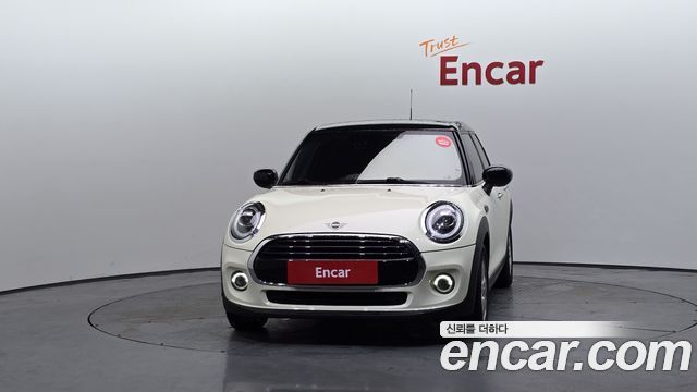 Mini Cooper 5Door Standard 3rd - фото 2