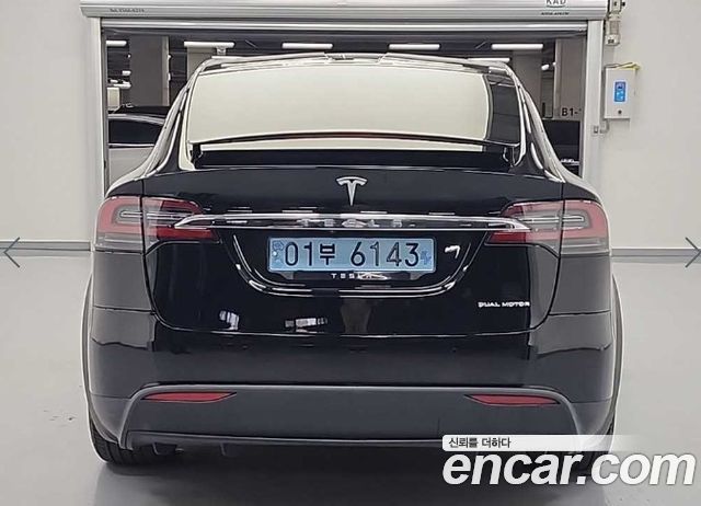 Tesla Model X Long Range - фото 2