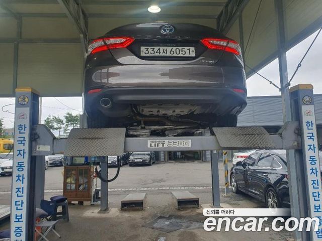 Toyota Camry XV70 2.5 XLE Hybrid - фото 1