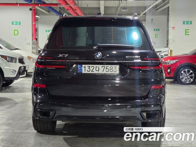 BMW X7 G07 xDrive 40i M Sport 7STR - фото 2