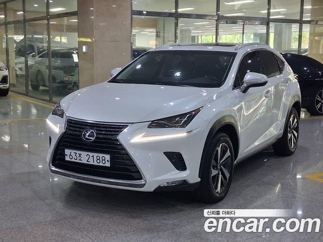 Lexus NX 300h Supreme - фото 0