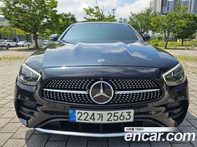 Mercedes-Benz E-Class W213 E350 4MATIC AMG Line - фото 0