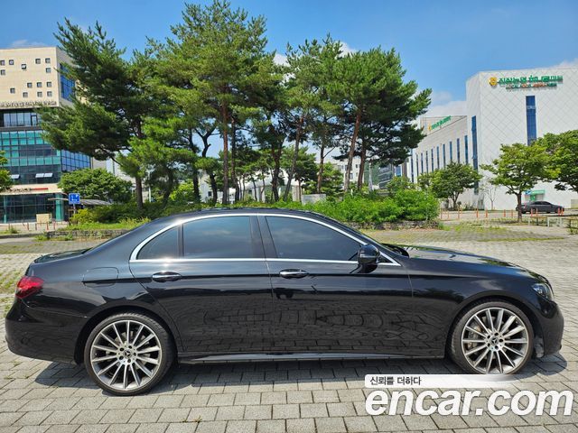 Mercedes-Benz E-Class W213 E350 4MATIC AMG Line - фото 4