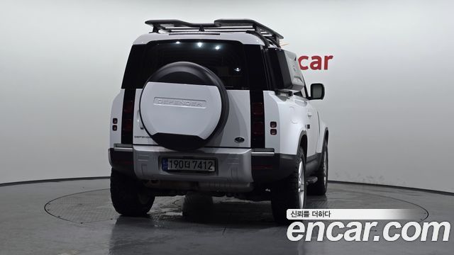 Land Rover Defender L663 90 D250 SE - фото 2
