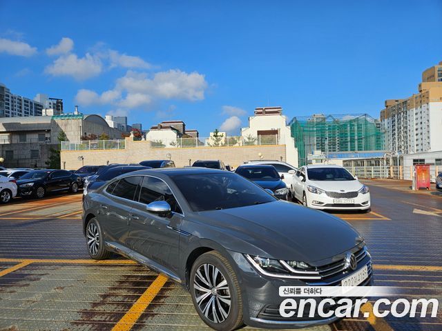 Volkswagen Arteon 2.0 TDI Premium - фото 1