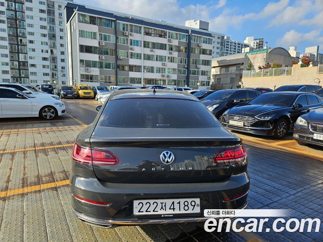 Volkswagen Arteon 2.0 TDI Premium - фото 4