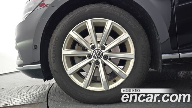 Volkswagen Passat B8 2.0 TDI Premium - фото 4