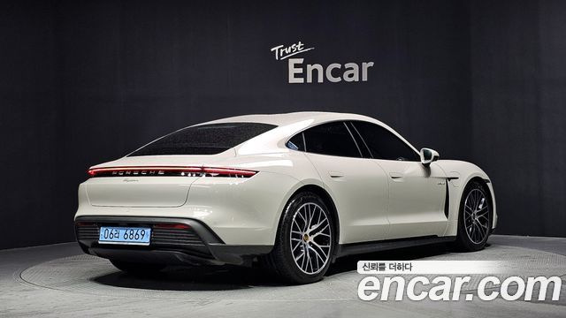 Porsche Taycan Base - фото 1