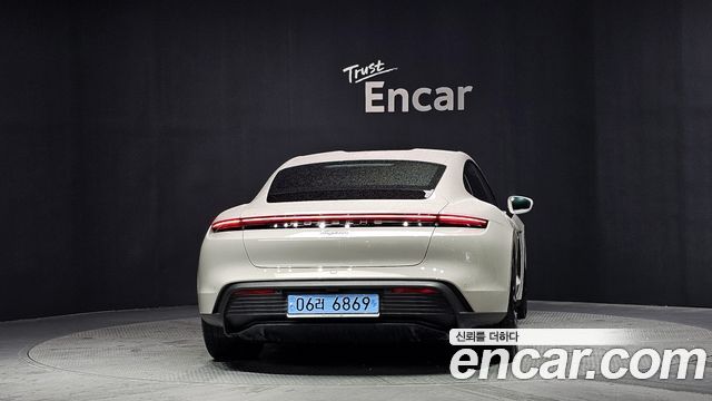 Porsche Taycan Base - фото 3