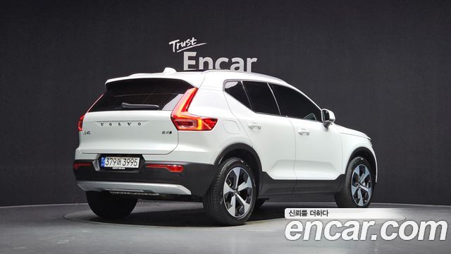 Volvo XC40 B4 Ultimate Bright - фото 1
