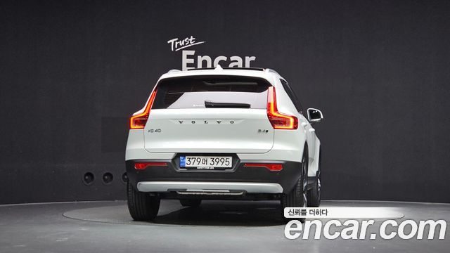 Volvo XC40 B4 Ultimate Bright - фото 3