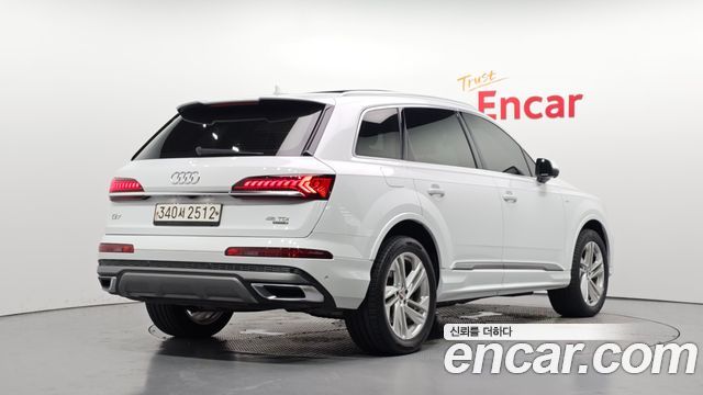Audi Q7 45 TDI Quattro Premium - фото 1