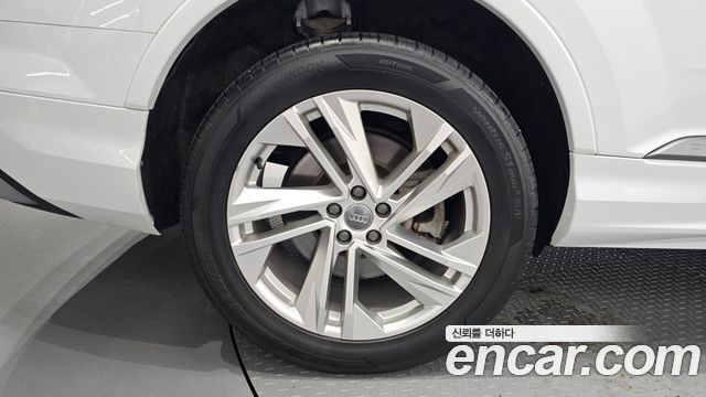 Audi Q7 45 TDI Quattro Premium - фото 4