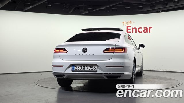 Volkswagen Arteon 2.0 TDI Premium - фото 3