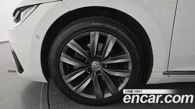 Volkswagen Arteon 2.0 TDI Premium - фото 4