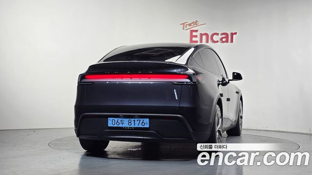Tesla Model Y RWD - фото 3