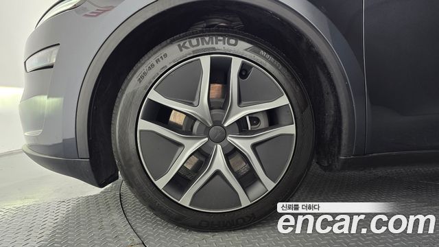 Tesla Model Y RWD - фото 4