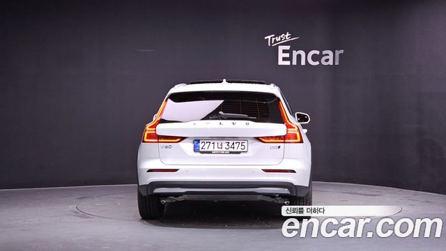 Volvo V60 Cross Country 2-го поколения B5 Ultra AWD - фото 2