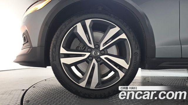 Volvo V60 Cross Country 2-го поколения T5 Pro AWD - фото 3