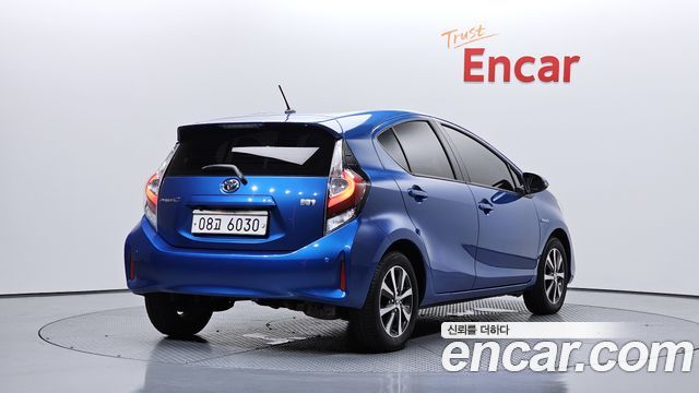 Toyota Prius 1.5 - фото 1