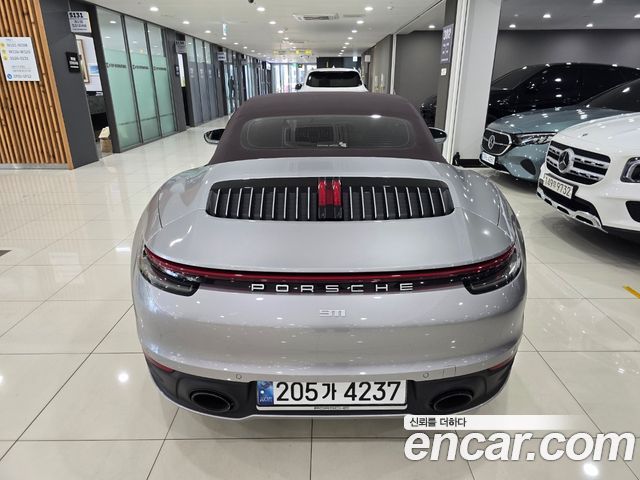 Porsche 911 Carrera 4 Cabriolet - фото 3