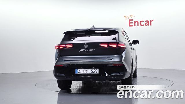 Renault Samsung Filante 1.5 E-Tech Iconic 2WD - фото 2