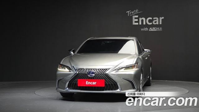 Lexus ES 300h 7-го поколения Luxury Plus - фото 2