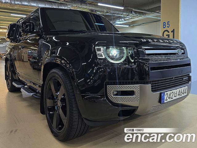 Land Rover Defender L663 130 D300 X-Dynamic HSE - фото 0
