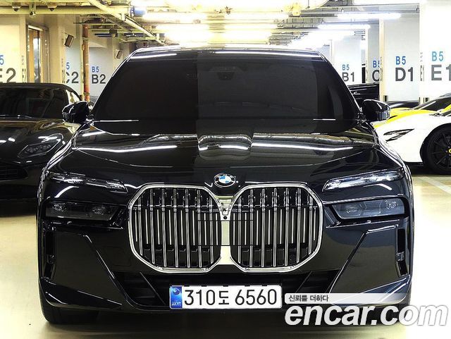 BMW 7 Series G70 740i xDrive M Sport Limited - фото 0
