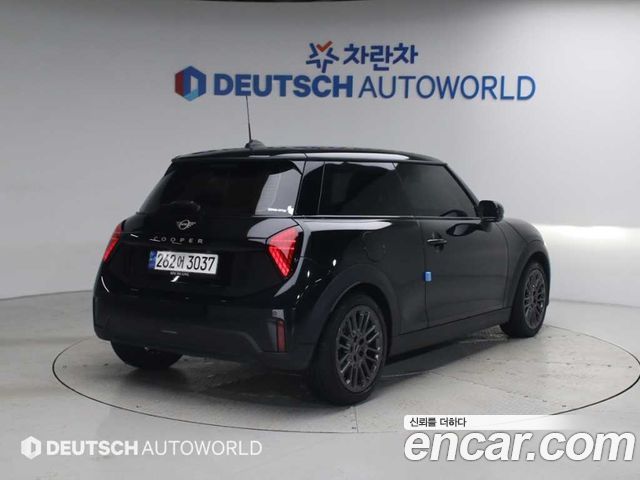 Mini Cooper C 4-го поколения Essential - фото 1