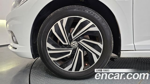 Volkswagen Jetta 7-го поколения 1.4 TSI Prestige - фото 4