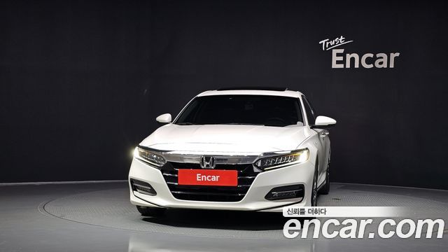 Honda Accord 10-го поколения 2.0 Hybrid EX-L - фото 2