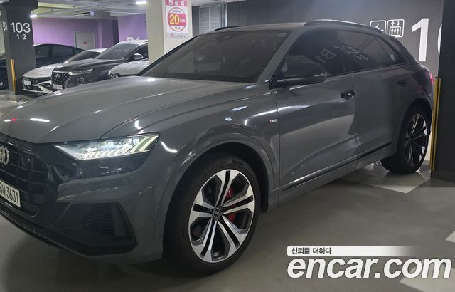 Audi Q8 55 TFSI Quattro Premium - фото 0