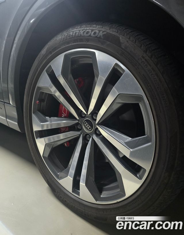 Audi Q8 55 TFSI Quattro Premium - фото 4