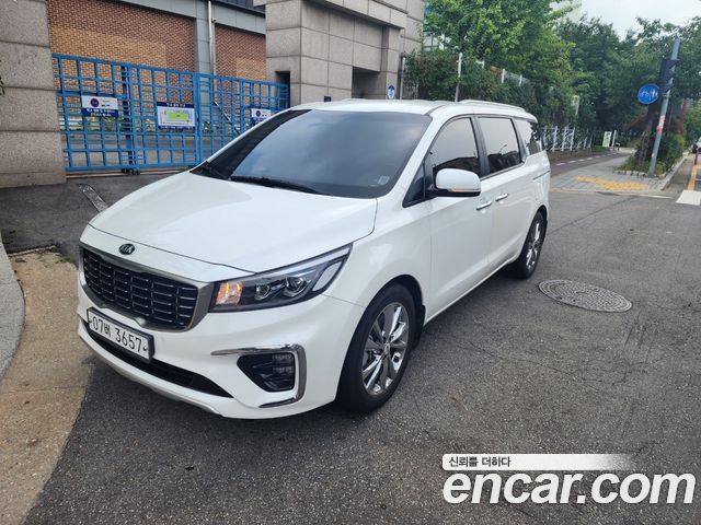 Kia Carnival Новый 9-Seater Luxury - фото 1